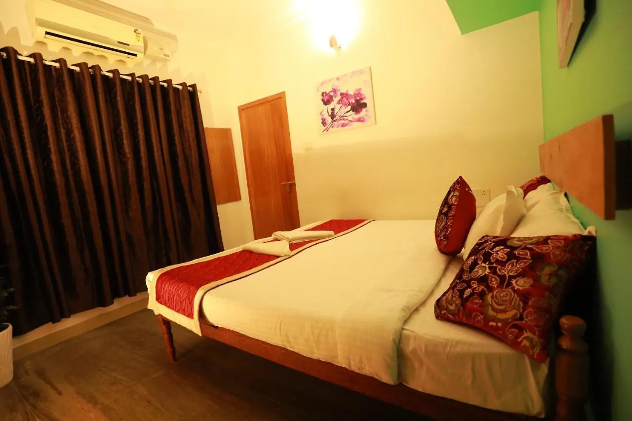 Hotel The Waves Fortkochi