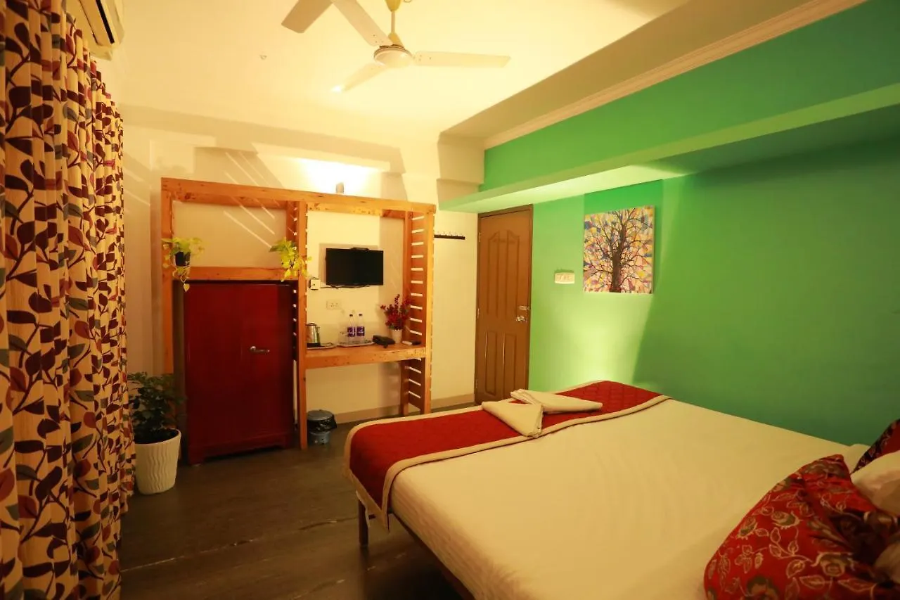 Hotel The Waves Fortkochi