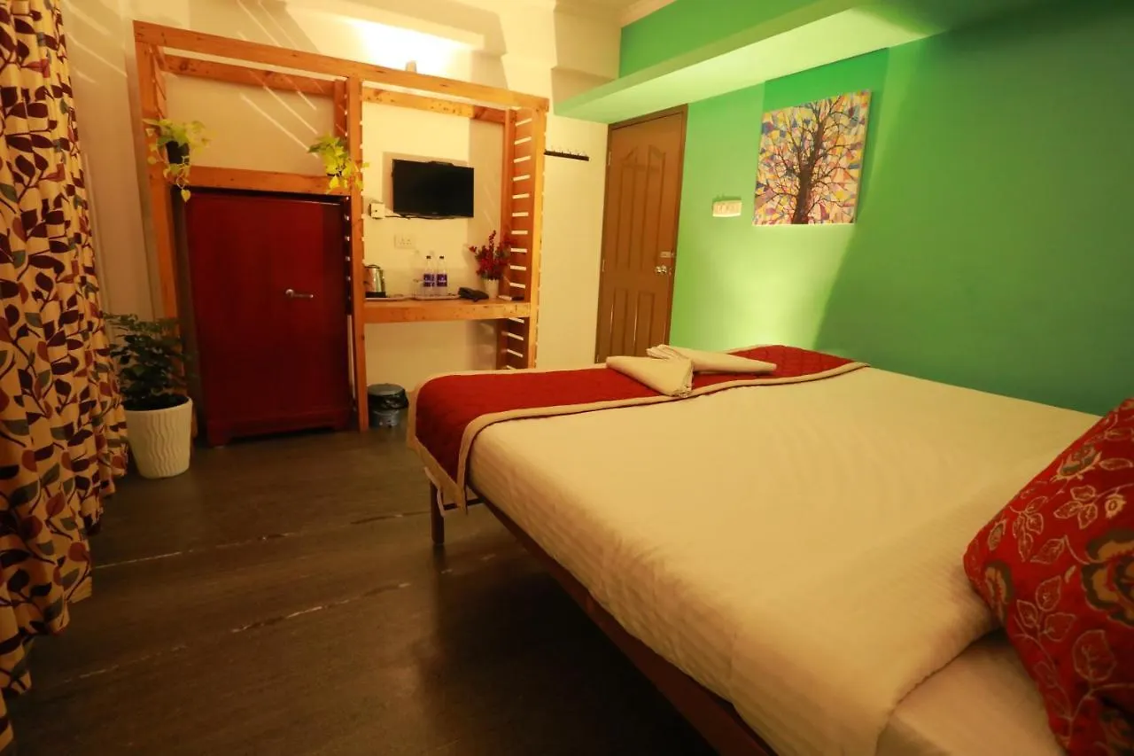 The Waves Fortkochi Hotel